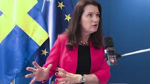 Efter besöket kommer nu hård kritik från serbiens utrikesminister nikola selaković, som anser att ann linde brutit mot osse:s principer om statusneutralitet vid sitt besök i kosovo. Sveriges Utrikesminister Kraver Att Belarusisk Journalist Slapps Fri Radio Sweden Pa Latt Svenska Sveriges Radio