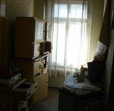 Trotz aller anstrengungen gelang es in der ddr nicht, den bedarf zu decken. Zeitmaschine Verlassene Ddr Wohnung In Leipzig Entdeckt Welt