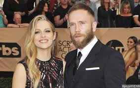 Teresa Palmer And Husband S Christmas Almost Ruined Due To Visa Issue