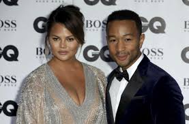 Choose your champions, make your move, and be legendary in the league of legends strategy card game: Chrissy Teigen Und John Legend Paar Hat Drittes Kind Verloren Panorama Stuttgarter Zeitung