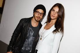 Nascido em 11 de abril de 1984, o músico arranca suspiros dos fãs por causa da família que formou ao lado de monica. Junior Lima Se Casa Neste Sabado Com Monica Benini Diz Jornal Jovem Pan