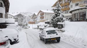 In nederland valt gemiddeld op ongeveer 10 dagen per jaar sneeuw en in belgië op ongeveer 19 dagen per jaar. Naar De Sneeuw In Deze Landen Moet Je Winterbanden Hebben Nos