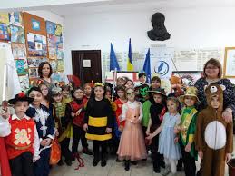 Dealtfel, se pare ca hasdeu este primul care foloseste termenul de folclor in cultura romana, si il defineste ca totalitatea culturii populare, in stransa legatura cu. È™coala GimnazialÄƒ Nr 12 B P HaÈ™deu È™i A SÄƒrbÄƒtorit Patronul Spiritual