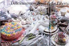100 Idees N 138 Avril 1985 Article Paques Au Pays Des Merveilles Realisation Janick Schoumacher Photo Marcel Duf Gateau Fleur Idee Tasse Et Soucoupe