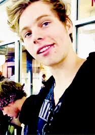 Read what people are saying and join the conversation. Luke Hemmings Gif Preferences 3 34 Wattpad