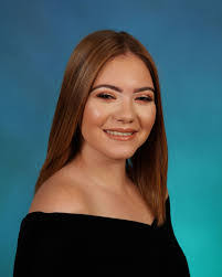 Karen Viera's Instagram, Twitter & Facebook