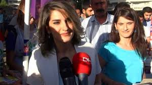 39 yaşında olan başak demirtaş, yoksul bir aileden geliyor ve işçi bir babayla ev hanımı bir annenin kızıdır. Basak Demirtas Esi Demirtas I Ziyaret Etti Yerelin Gundemi