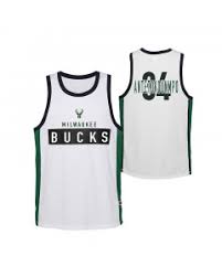 Wir haben die offiziellen nba trikots von nike und fanatics authentic in all the sizes, farben und stilen, die sie benötigen. Milwaukee Bucks Nba Stadionshop Com