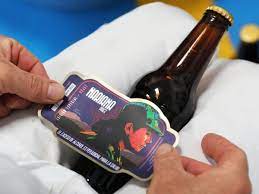 En su elaboración predominan la malta y la cebada, y en forbeerlovers vamos a descubrirte todo lo que necesitas saber de la cerveza roja uno de los tipos. La Roja La Cerveza De Los Ex Farc Que Da Sabor A La Paz Emprendimiento Negocios Portafolio