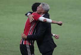 Check spelling or type a new query. Sao Paulo Vence Palmeiras Com Oportunismo De Pablo Em Classicos E Daniel Alves No Modo Retro Blog Drible De Corpo