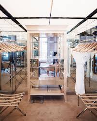 Watching yourself out of the corner of. Floor To Ceiling Mirrors Photos Design Ideas Remodel And Decor Lonny