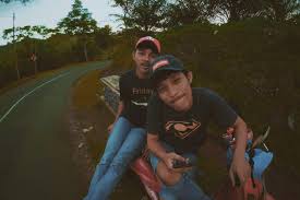 So, their is a wesite called: Fotografer Tampan Home Facebook