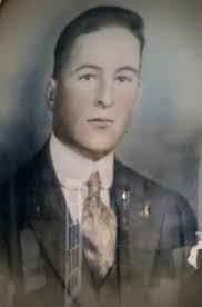 Mary Blankenbaker's Instagram, Twitter & Facebook