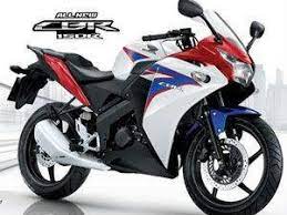 See new motorcycles in india 2014, read reviews about bikes and scooters in india. Honda Cbr 150r India Launch In March Price Rs 1 15 Lakhs Yamaha R15 Drivespark News