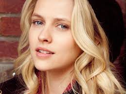 Warm bodies' teresa palmer spills on nicholas hoult! Teresa Palmer Pictures Wallpaper 1280x960 7309