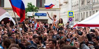 Шествие в поддержку алексея навального начнется в 14 часов 23 января от площади у входа на стадион «динамо», сообщили 66.ru в местном штабе политика. Na Mitinge Navalnogo My Spaslis Ot Policii V Vejpshope