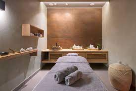 Attractive Salon Interior Design And Arrangement Ideas Massage Room Decor Spa Massage Room Spa Room Decor