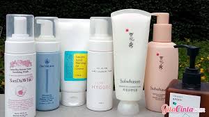 Untuk mengatasinya, pilihlah sabun pencuci muka yang lembut dan mengandung bahan pelembap. Jerawat Tak Kunjung Hilang Ini Rekomendasi Facial Foam Untuk Kulit Sensitif Dan Berjerawat Gitacinta Com
