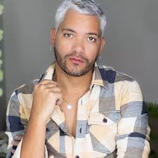 Queridinho das celebs”, fotógrafo Johnne de Oliveira prepara carreira  internacional