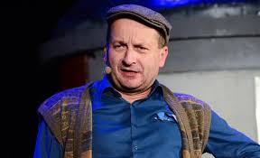 Razem z marcinem wójcikiem prowadził program latający klub dwójki w tvp2. Robert Gorski Zona Dzieci Wiek Wzrost Instagram Kabaret Ksiazka Eska Pl