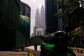 Peninsular malaysia (west malaysia) and east malaysia. Tzbxqeo1fpmzwm