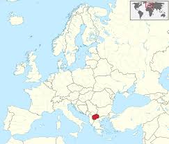 Nordmakedonien er en republik på balkanhalvøen, oprettet i 1992 efter opløsningen af den socialistiske føderative republik jugoslavien og anerkendt af fn i 1993 under navnet former yugoslav republic of macedonia (fyrom), en betegnelse, der er dikteret af nabolandet grækenland. Nordmazedonien Wikipedia