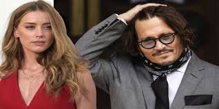 Bu fotoğrafta heard'ün yüzündeki belirgin morluklar dikkat. Johnny Depp Calls Ex Wife Amber Heard Calculated Liar