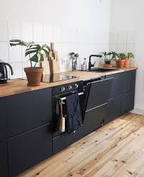 Tendance Deco La Cuisine Noire Shake My Blog En 2020 Cuisine Appartement Idee Deco Cuisine Cuisine Moderne