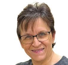 Peggy Tarr's Instagram, Twitter & Facebook