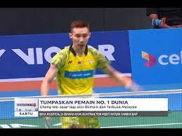 Taktik permainan' drop shot 'yang sering memerangkap lawan, akhirnya memberi kemenangan mudah kepada jaguh. Tumpaskan Pemain No 1 Dunia Chong Wei Sasar Lagi Aksi Olimpik Terbuka Malaysia 30 Jun 2018 Youtube