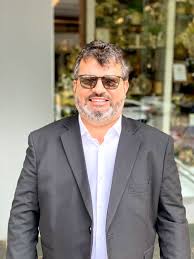 Carlos Bernardo recibe título de Ciudadano Sur Mato Grossense - Camisa 12