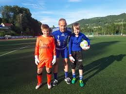 The organizational independency of the football section dates from 2003, although its parent club was founded in 1895. Det Ble En Ekstra Inspirerende Okt Brumunddal Fotball Facebook