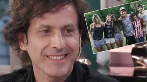 En mayo de ese año se inicia la gira lkxa de los 40 principales, en la que coti, dover y la oreja de van gogh actúan en siete capitales españolas.en otoño de 2007, al cierre de la gira por españa en el teatro victoria eugenia de san sebastián, compartió escenario con el donostiarra mikel erentxun. Coti Sorprendio A Todos En La Mesa De Mirtha Tengo Dos Parejas De Mellizos Se Llevan 9 Anos De Diferencia Ciudad Magazine