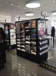 Britain S No 7 Skincare Line At Walgreens D C Retail Store Interior Store Interiors Cosmetic Shop