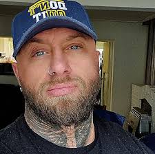 Does anyone know of any local photographers that do cake smash photoshoots?  ☺️