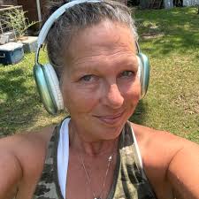 Do people with multiple sclerosis burn easier in the sun?