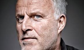 Dat heeft zijn familie vanmiddag bekendgemaakt. Amsterdam Gravemente Ferito In Un Agguato Il Giornalista Peter De Vries Aveva Rifiutato La Scorta