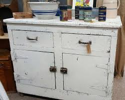antique furniture: primitives