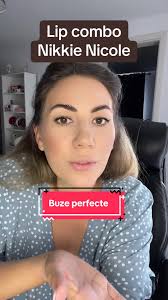 Buze perfecte cu Nikkie Nicole: Tehnica de Lip Combo