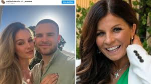 Ilska väcks mot Glitters armband som ser ut som måttband.