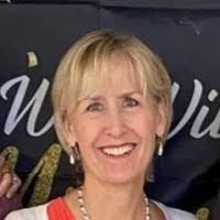 Caren Wise's Instagram, Twitter & Facebook