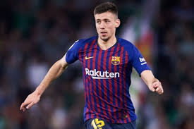 اعترف كريم بنزيما مهاجم ريال مدريد ومنتخب فرنسا لكرة القدم، بتدخله في قضية ابتزاز زميله ماتيو فالبوينا عبر شريط اباحي بطلب من أحد المبتزين، وذلك وفقا لوكالة فرانس. ØªØ£Ù„Ù‚ Ø¨Ù†Ø²ÙŠÙ…Ø§ ÙˆØµØ¯Ø§Ø±Ø© Ø§Ù„Ø±ÙŠØ§Ù„ ÙˆÙ†Ù‡Ø§Ø¦ÙŠ Ø¨Ø§Ø±ÙŠØ³ ØªØµØ±ÙŠØ­Ø§Øª Ù†Ø§Ø±ÙŠØ© Ù…Ù† Ù„ÙŠÙ†Ø¬Ù„ÙŠØª Ù…Ø¯Ø§ÙØ¹ Ø¨Ø±Ø´Ù„ÙˆÙ†Ø© Ø³Ø¨ÙˆØ±Øª Ø¬ÙˆÙ„