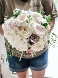 Romantic Blush And Ivory Bridal Bouquet For Alabama Farm Wedding Luxury Flower Bouquets Ivory Bridal Bouquet Rose Gold Wedding