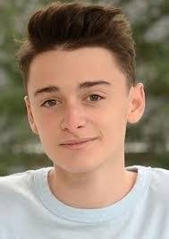 Noah Marshall's Instagram, Twitter & Facebook