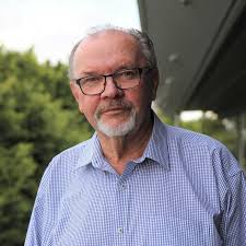 Stupid crooks, crooked cops, and honest John