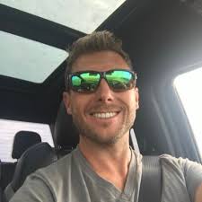 Ryan Rivett (@RyanJRivett)