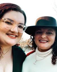 Linda Nalls's Instagram, Twitter & Facebook