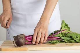 Nel frattempo lavare le patate, avvolgerle una per una in un po' di carta forno e far cuocere anche loro per un'ora in forno a 160°. La Cottura Della Barbabietola Rossa Puoi Farla Al Forno Al Vapore Lessata E Al Cartoccio Ohga