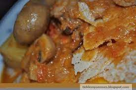 Kori Roti Bunts Special Chicken Curry With Crispy Rice Crepes Roti Curry Chicken Rice Crispy