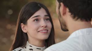 Llama la atención la historia de la serie, que kanal d ha estado promocionando ampliamente durante un tiempo. Yayin Tarihi Belli Oldu Kirik Hayatlar Dizisi Ne Zaman Basliyor